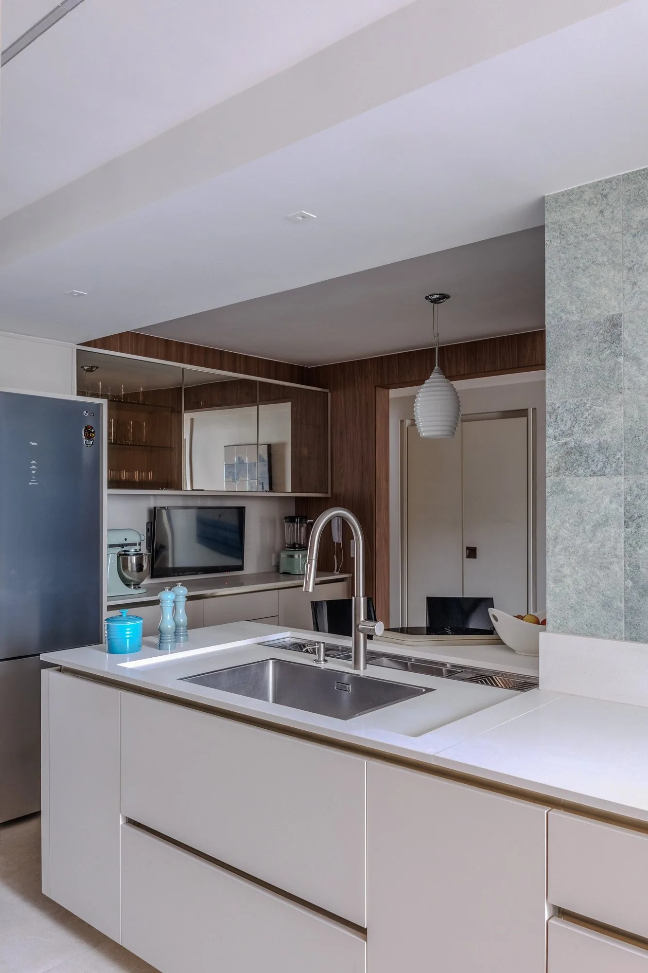 Rua Barão de Jaguaripe, Apartamento Ar