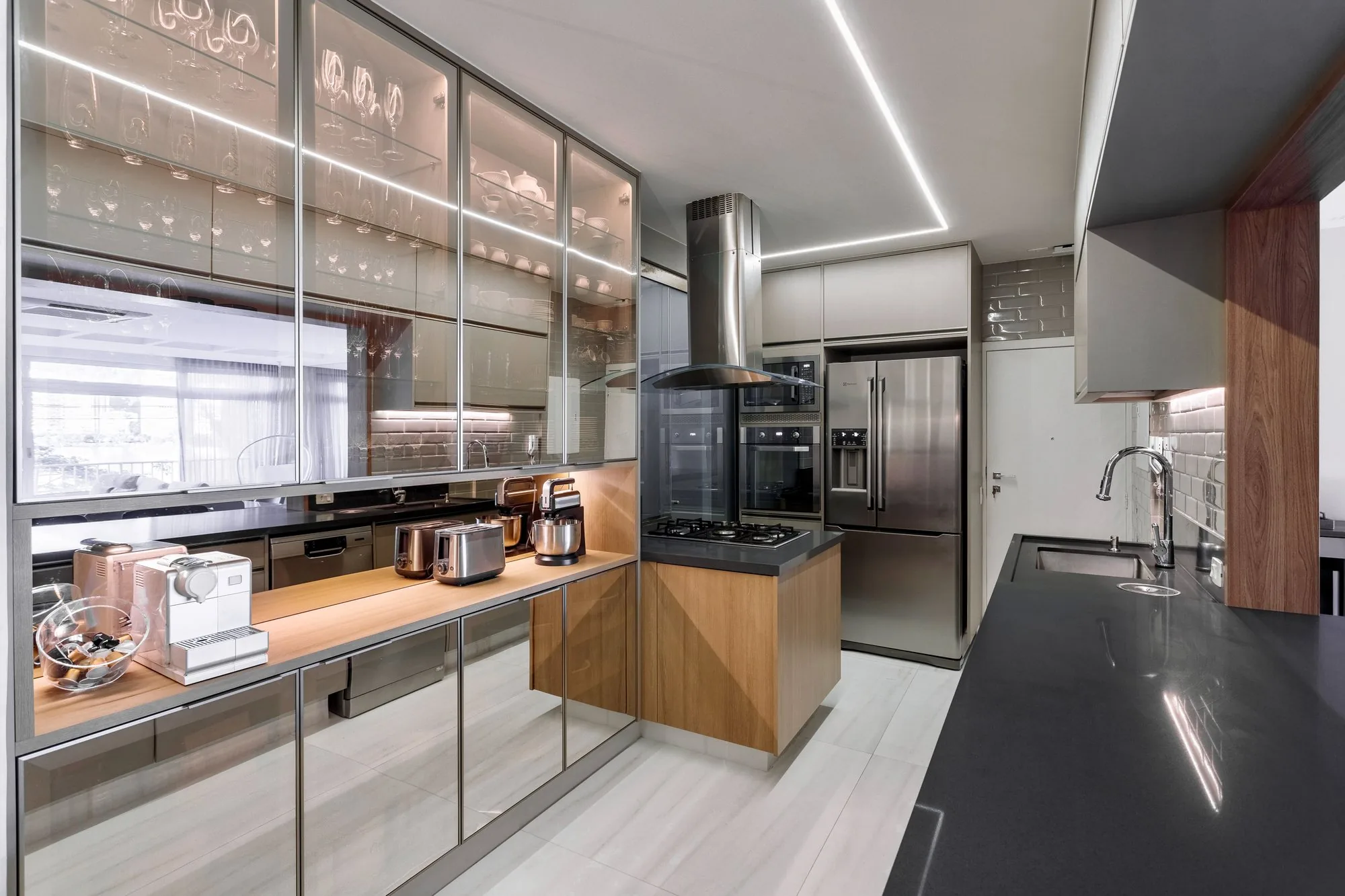 Av. Borges de Medeiras, Apartamento Jl